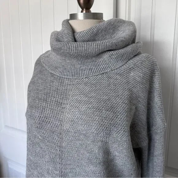 Lulu’s Tea Reader Light Grey Sweater Dress - Picture 3 of 7